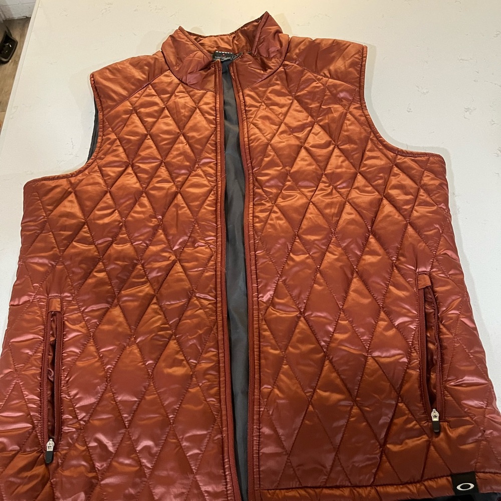 Oakley’s mens bronze XL vest